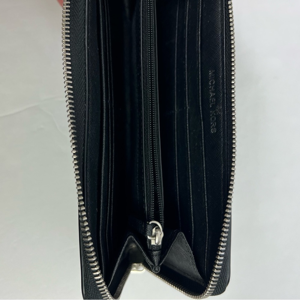 Michael Kors Women’s Zip Wallet Black Open Flower Design Multiple Compartments - Picture 7 of 9